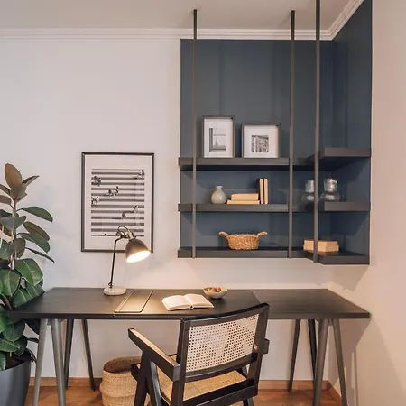 Herbert - 2 Bedrooms And Balcony In Areeiro