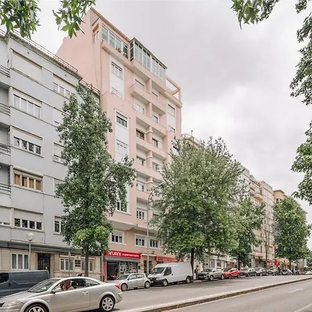 Herbert - 2 Bedrooms And Balcony In Areeiro Lisboa
