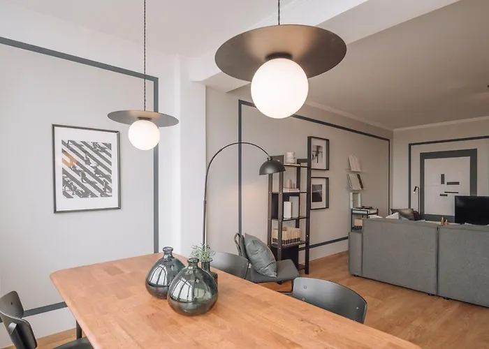 Herbert - 2 Bedrooms And Balcony In Areeiro *